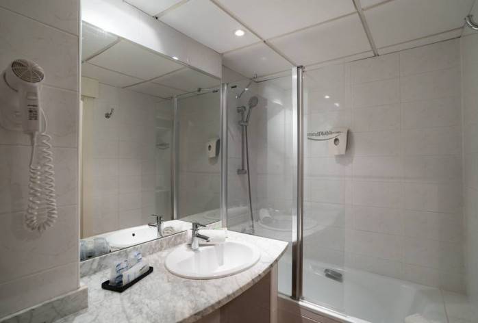 Bathroom double hotel calella